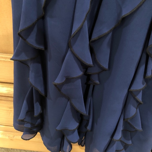 Express Dress - Picture 4 of 4